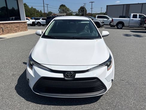 Used 2025 Toyota Corolla LE FWD image 12