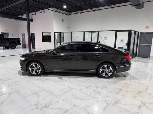 Used 2018 Honda Accord EX image 7