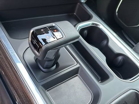 Used 2026 Chevrolet Silverado 1500 LT Trail Boss w/ LPO, Dark Essentials Package AWD/4WD image 29