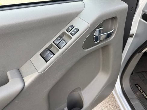 Used 2021 Nissan Frontier SV AWD/4WD image 16