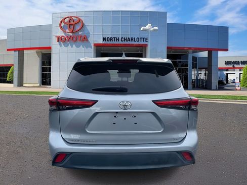 Used 2021 Toyota Highlander XLE image 9