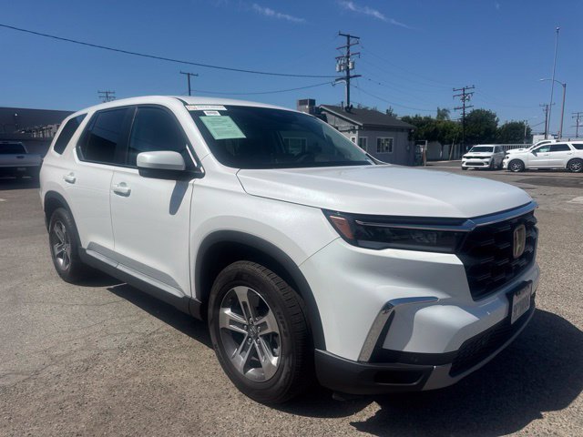 Used 2025 Honda Pilot EX-L image 3