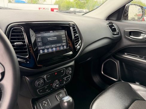 Used 2020 Jeep Compass Latitude image 14