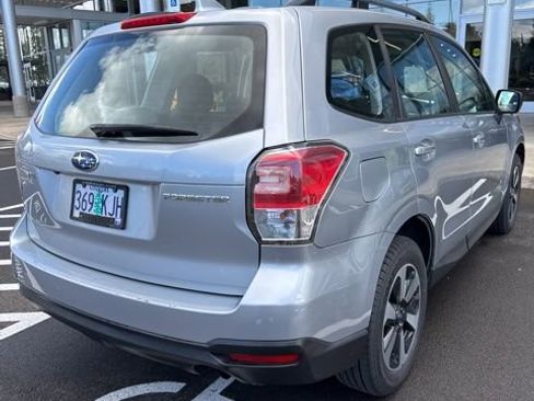 Used 2018 Subaru Forester 2.5i w/ Alloy Wheel Package image 14