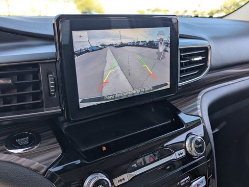 Used 2024 Ford Explorer Limited image 31