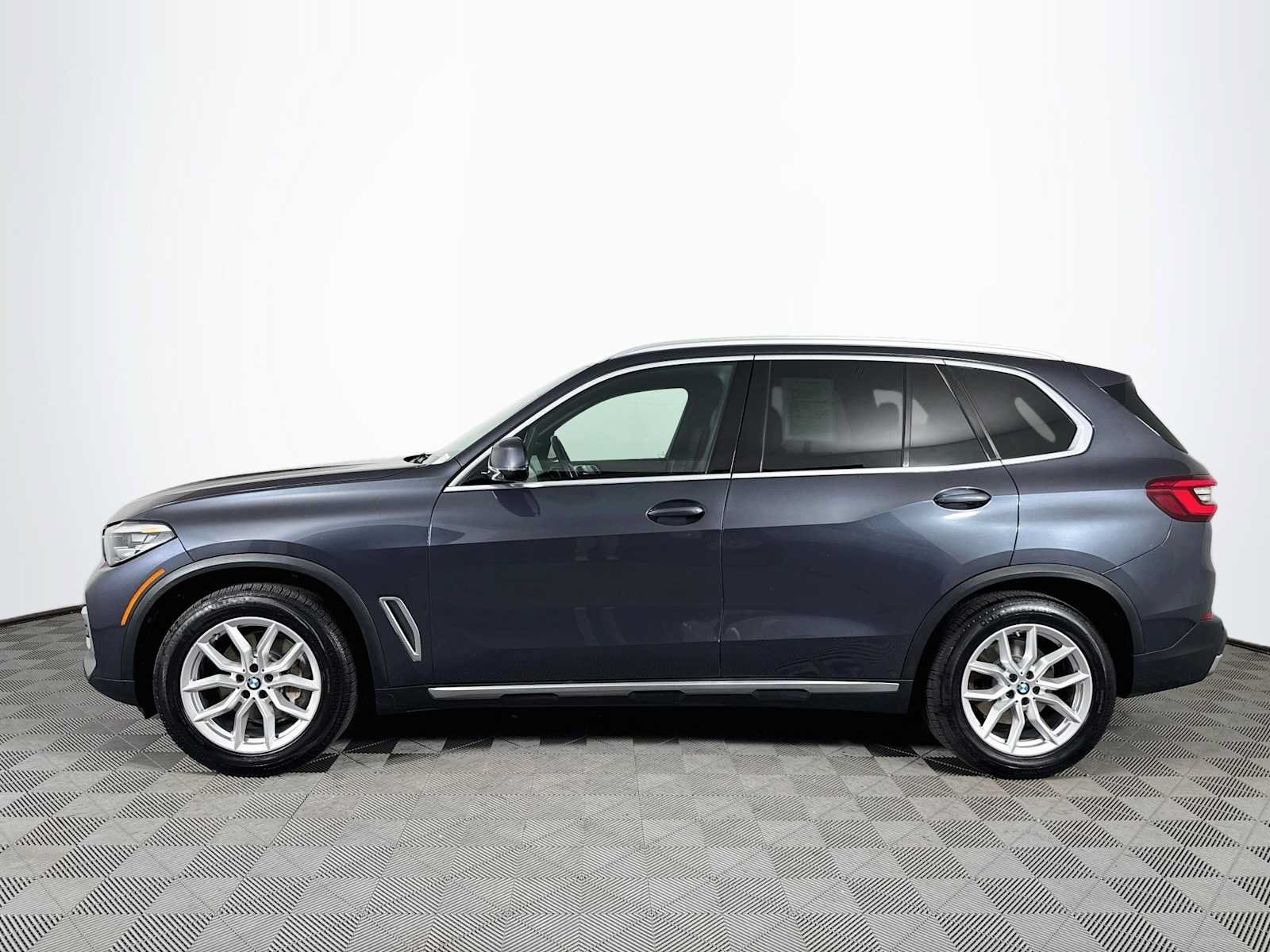 Used 2019 BMW X5 xDrive40i w/ Convenience Package AWD/4WD image 8