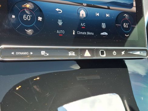 Used 2025 Mercedes-Benz GLC 300 4MATIC image 24