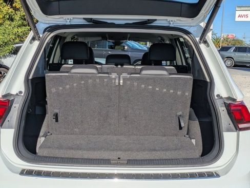 Used 2024 Volkswagen Tiguan SE image 23