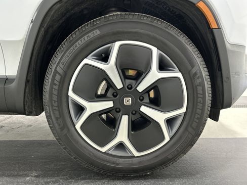 Used 2024 Rivian R1S Adventure AWD/4WD image 11
