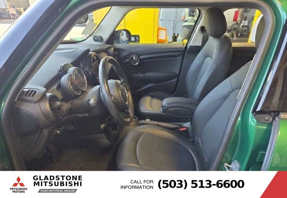 Used 2020 MINI Cooper 4-Door Hardtop w/ Storage Package FWD image 5