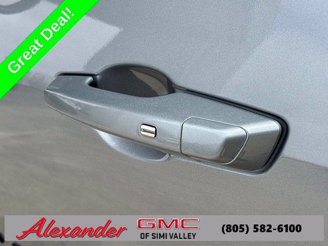Used 2025 Chevrolet Equinox RS w/ Safety and Technology Package FWD image 11