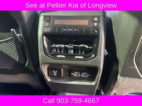 Used 2024 Jeep Grand Cherokee L Limited w/ Black Appearance Package AWD/4WD image 12