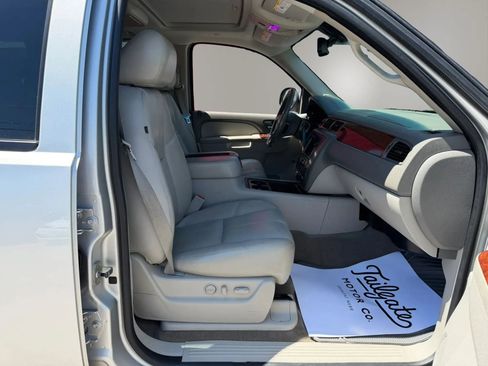 Used 2011 GMC Yukon SLT AWD/4WD image 14