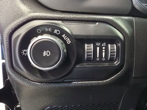 Used 2022 Jeep Wrangler Unlimited Sport AWD/4WD image 18