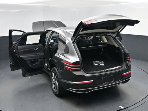 Used 2025 Genesis GV80 2.5T Select image 15