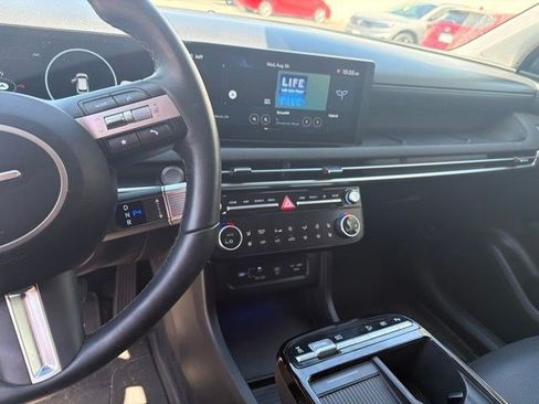Used 2025 Hyundai Tucson Limited AWD/4WD image 17