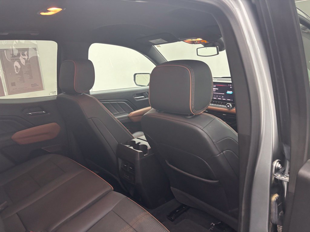Used 2024 GMC Canyon AT4 w/ Technology Package AWD/4WD image 40