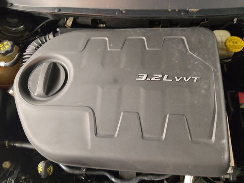 Used 2014 Jeep Cherokee Latitude FWD image 30