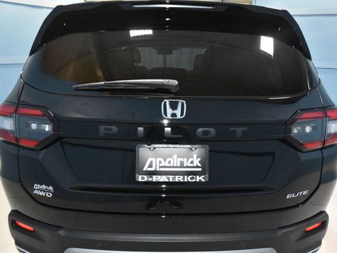 Used 2025 Honda Pilot Elite image 33
