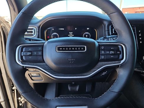 Used 2022 Jeep Wagoneer Series III image 30