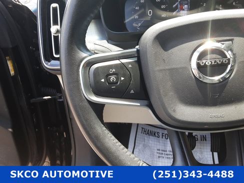 Used 2020 Volvo XC40 T5 Momentum image 19