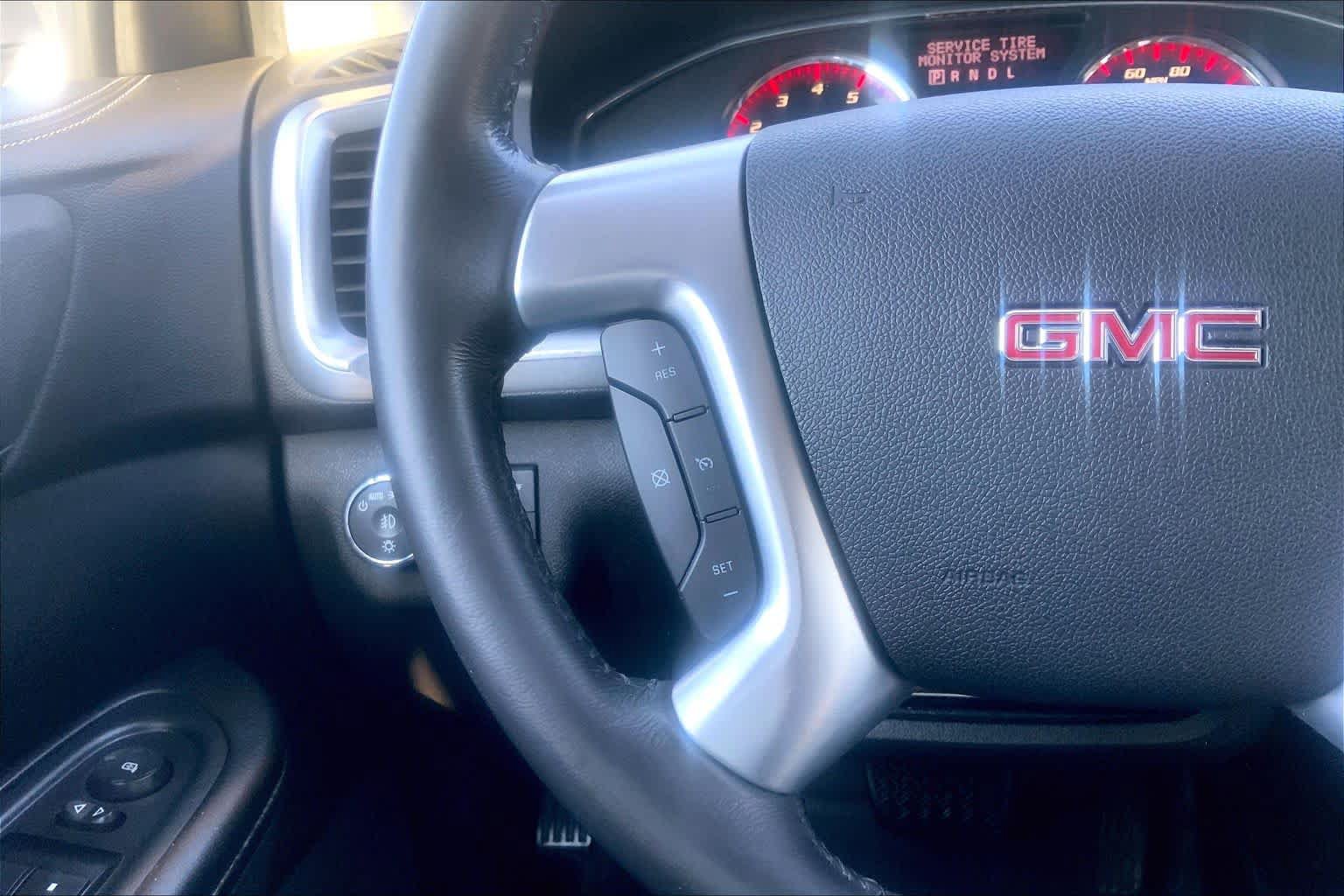 Used 2016 GMC Acadia SLT w/ Open Road Package AWD/4WD image 23