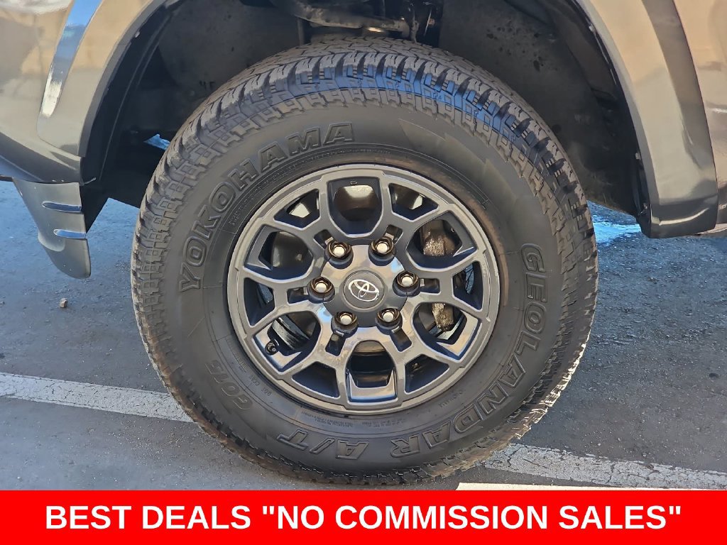 Used 2017 Toyota Tacoma SR5 w/ Tow Package RWD image 34