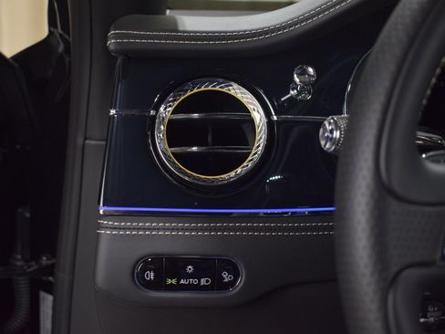 Certified 2020 Bentley Flying Spur W12 image 30