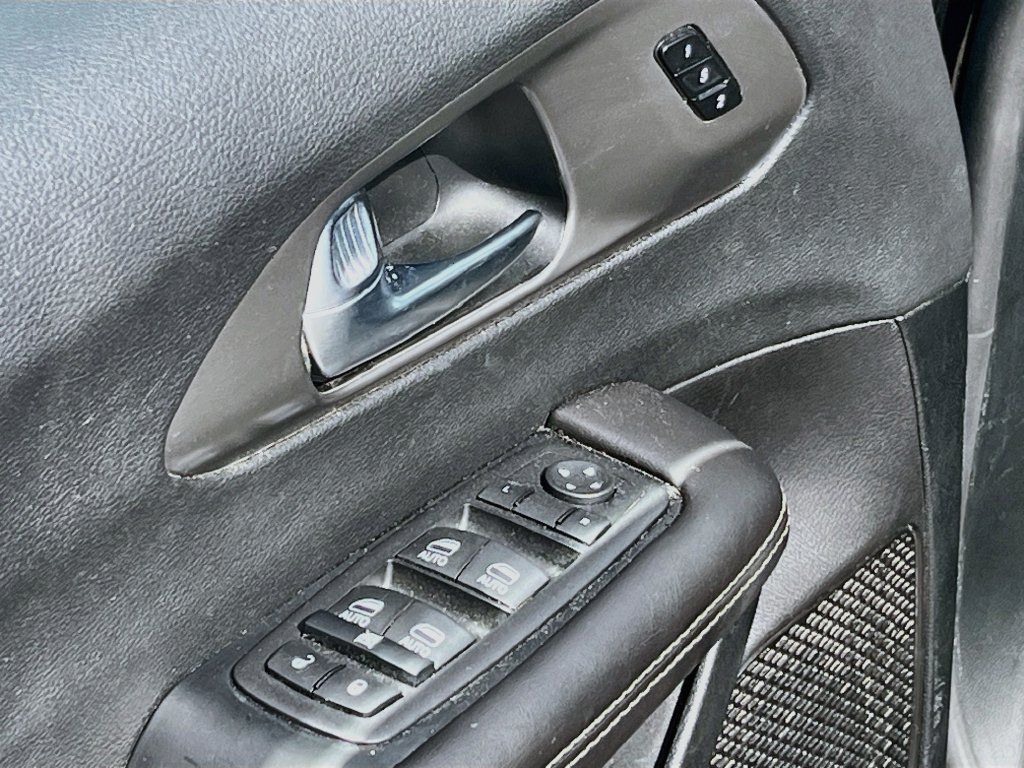 Used 2026 Chrysler Pacifica Select FWD image 17