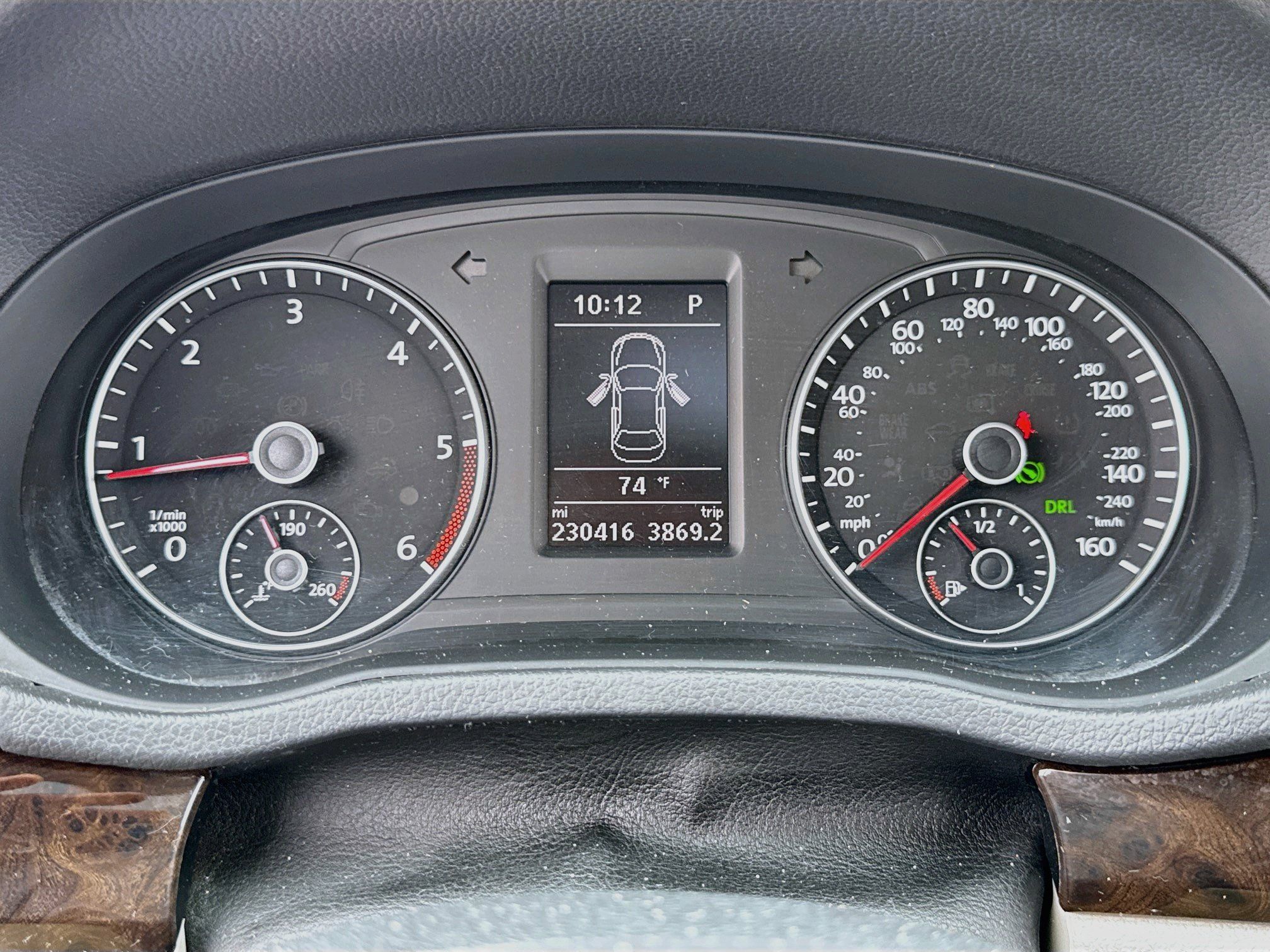 Used 2015 Volkswagen Passat TDI SEL Premium FWD image 13