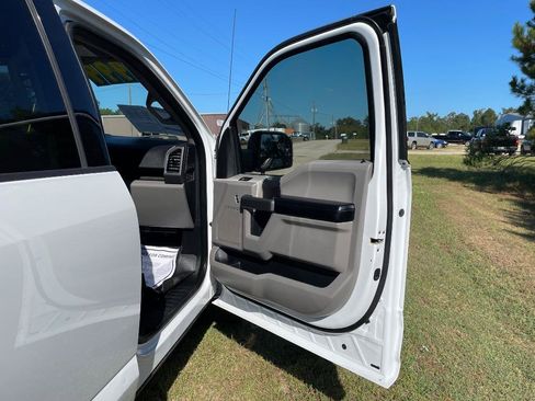 Used 2015 Ford F150 XLT w/ Equipment Group 301A Mid AWD/4WD image 17