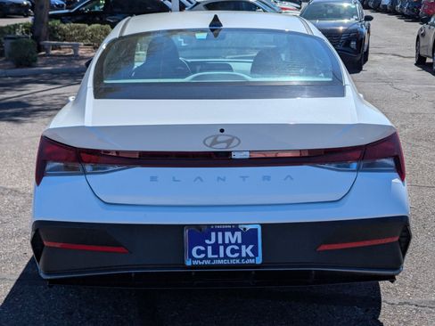 Certified 2024 Hyundai Elantra SEL image 3