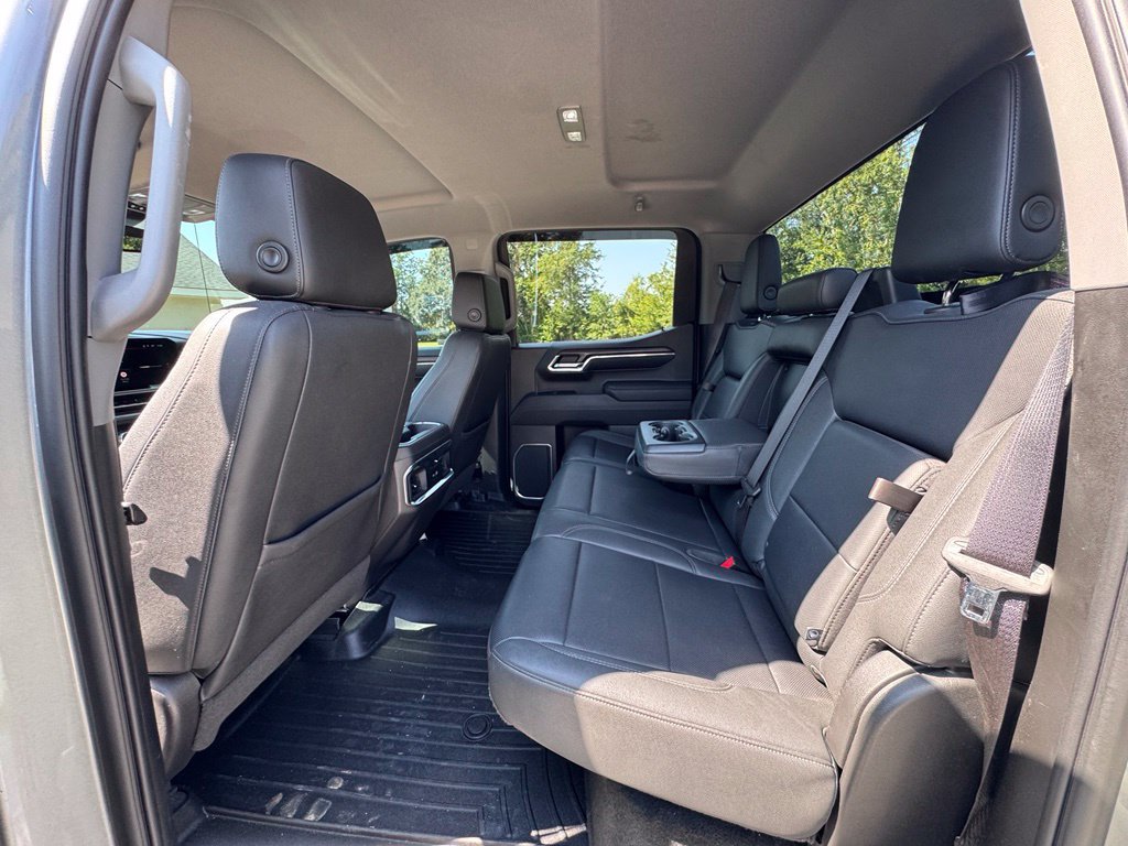 Used 2023 GMC Sierra 1500 SLT w/ SLT Premium Package AWD/4WD image 17