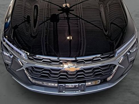 New 2026 Chevrolet Trax LT w/ Driver Confidence Package image 18