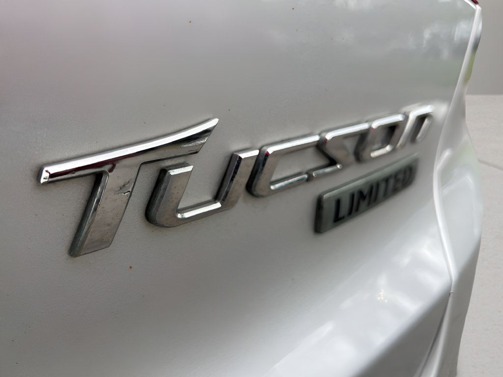 Used 2011 Hyundai Tucson Limited AWD/4WD image 32