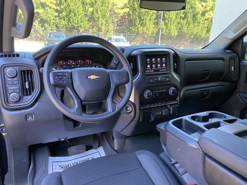 Used 2025 Chevrolet Silverado 1500 Custom w/ Turbomax Blackout Package AWD/4WD image 30