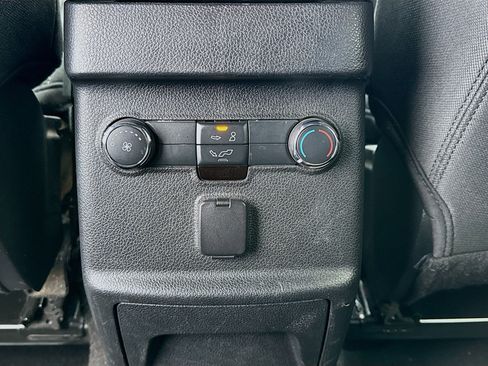 Used 2019 Ford Explorer XLT w/ Equipment Group 201A image 16