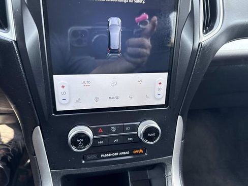 Used 2024 Ford Edge SEL image 26