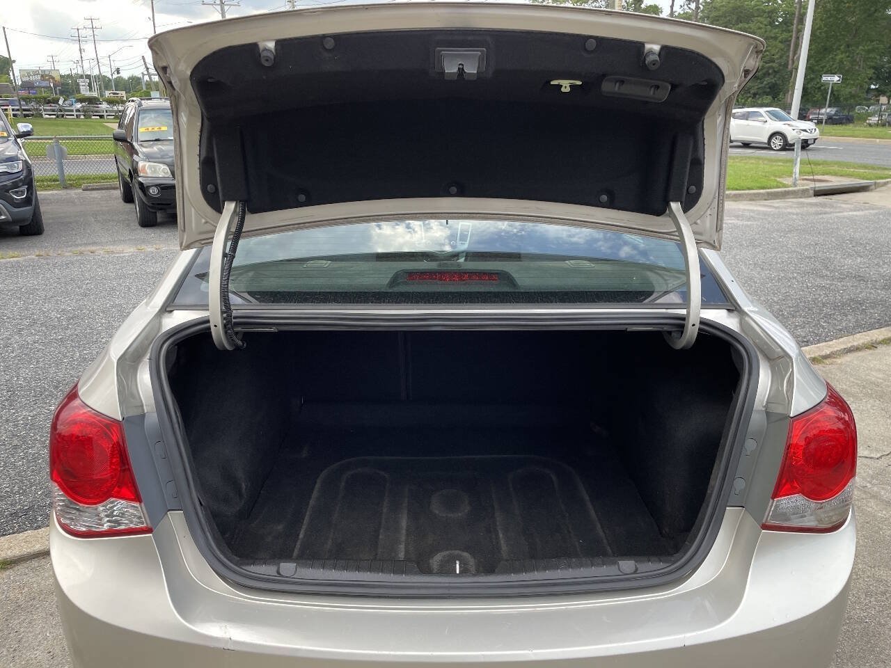Used 2016 Chevrolet Cruze LT FWD image 25