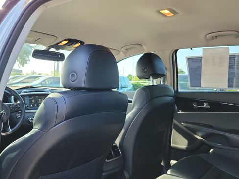Used 2018 Kia Sorento EX FWD image 13