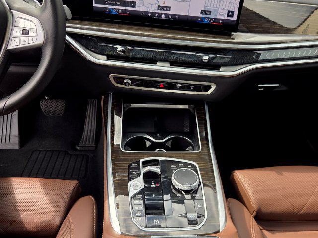 Certified 2024 BMW X7 xDrive40i AWD/4WD image 21