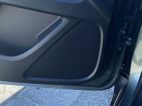 Used 2023 Chevrolet Traverse LT image 20