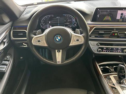 Used 2022 BMW 745e xDrive w/ M Sport Package AWD/4WD image 13