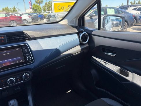 Used 2025 Nissan Versa SV FWD image 32