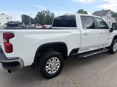 Used 2024 Chevrolet Silverado 2500 LT AWD/4WD image 6
