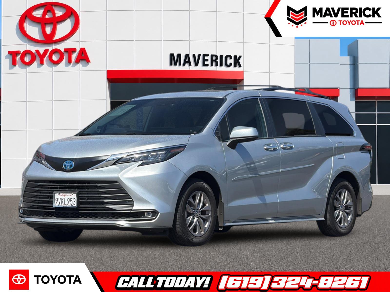 Used 2025 Toyota Sienna XLE w/ XLE Plus Package FWD image 1