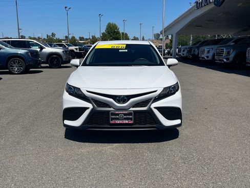 Used 2023 Toyota Camry SE FWD image 2