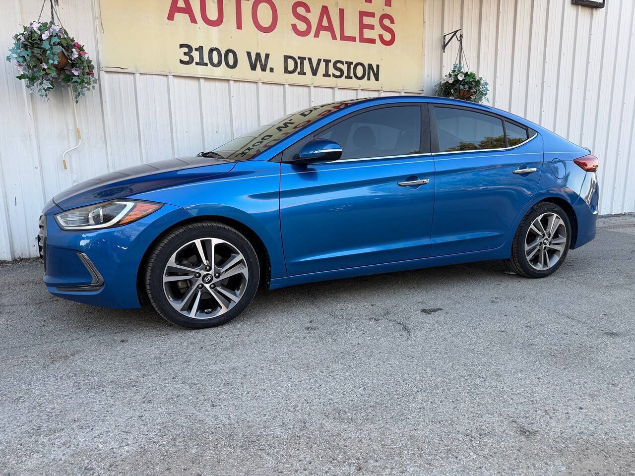 Used 2017 Hyundai Elantra Limited FWD image 9