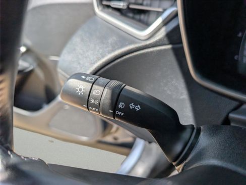 Used 2024 Toyota Corolla Cross XLE w/ Convenience Package image 28