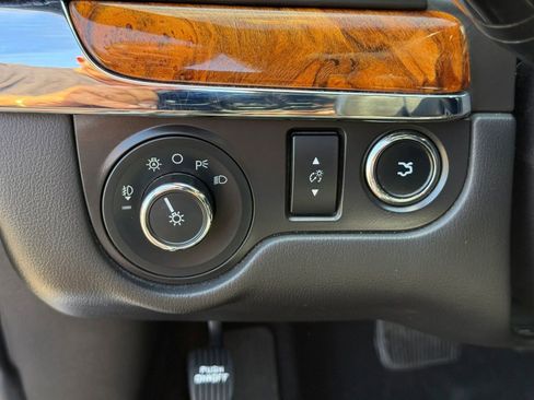 Used 2013 Lincoln MKS FWD image 29